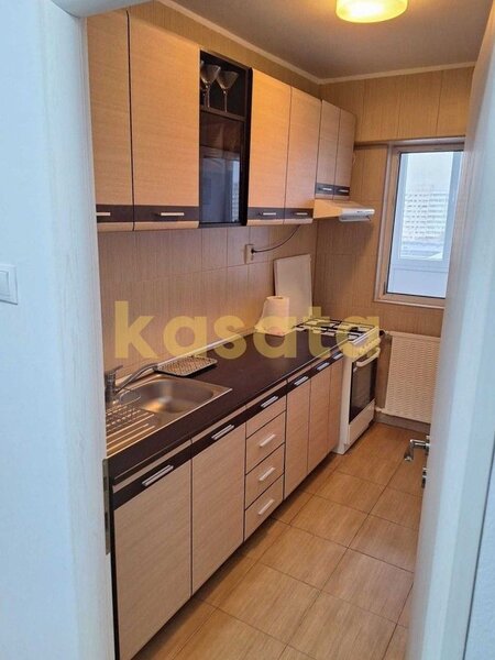 Doamna Ghica, oportunitate, garsoniera, bloc 1980.